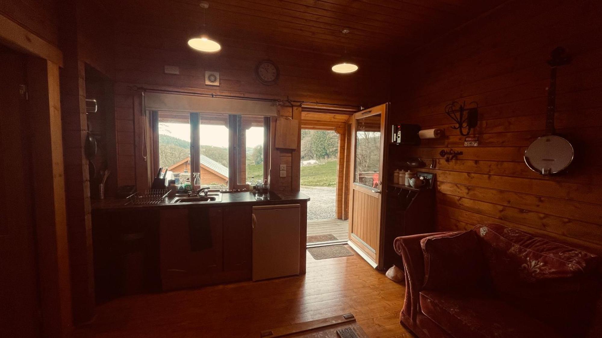 Blossom Cabin - Little Log Cabin In Wales Newtown  Exterior photo