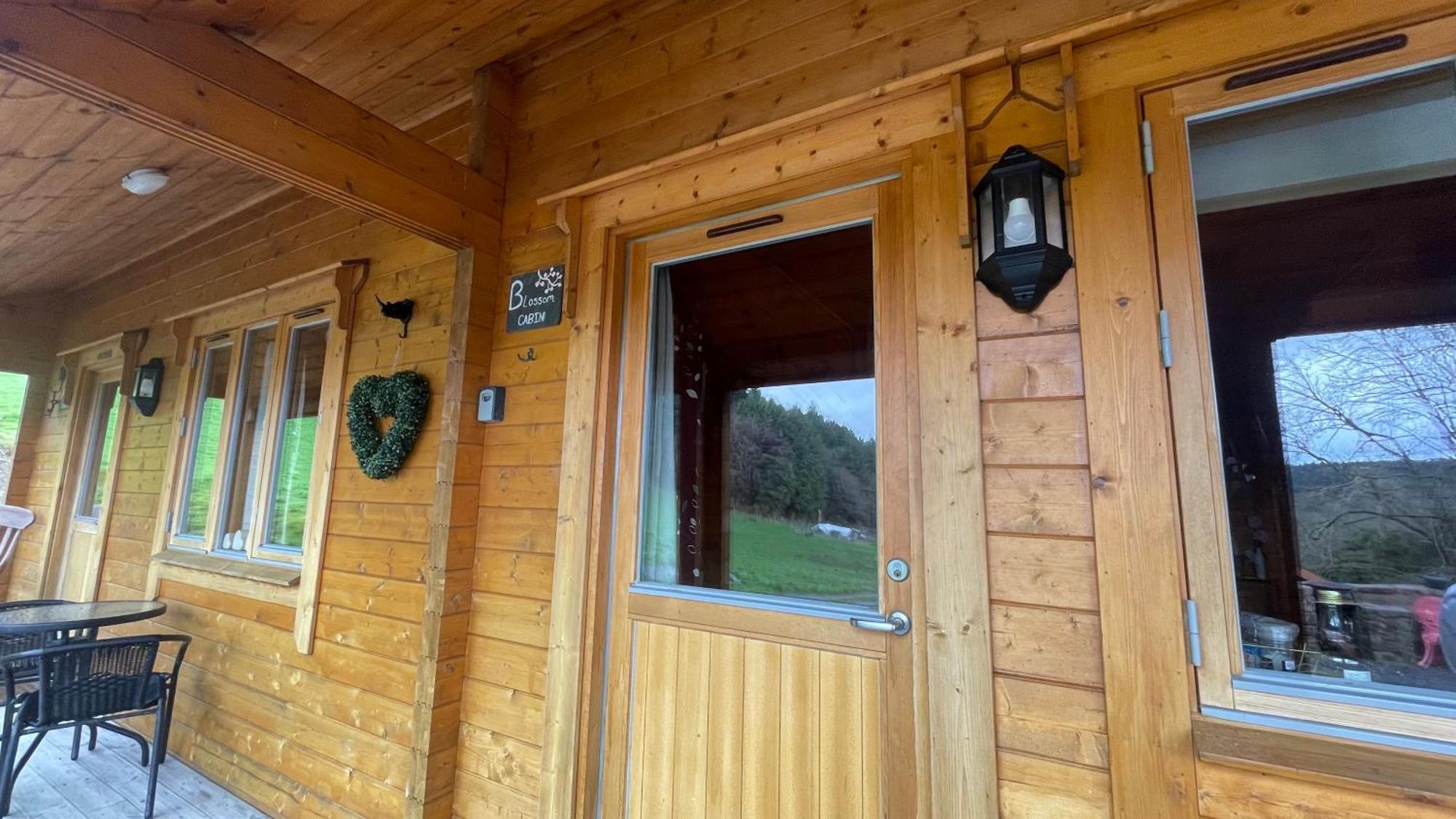 Blossom Cabin - Little Log Cabin In Wales Newtown  Exterior photo