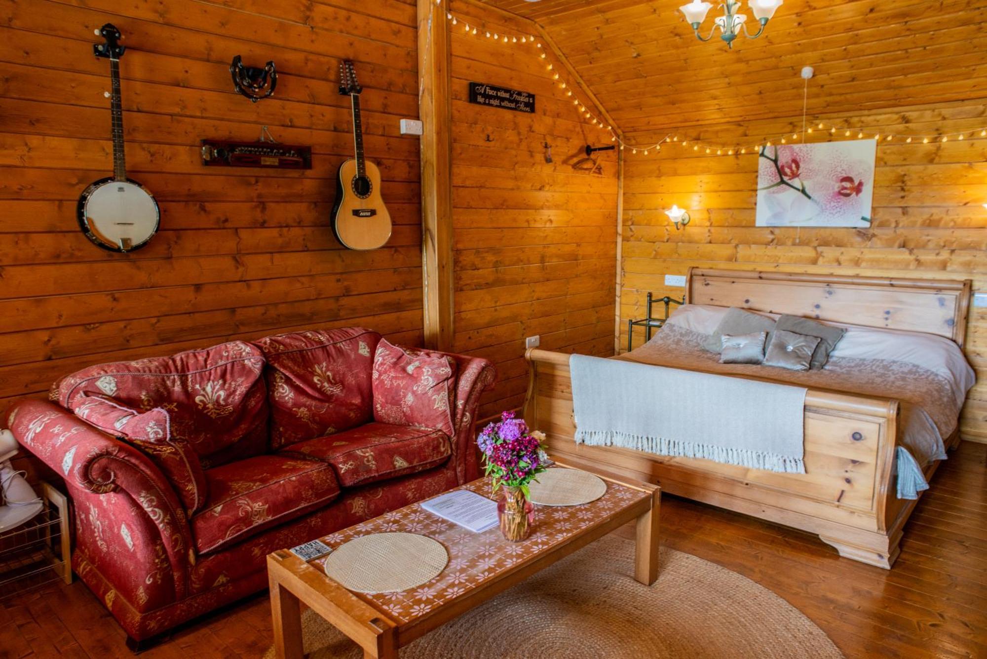 Blossom Cabin - Little Log Cabin In Wales Newtown  Exterior photo